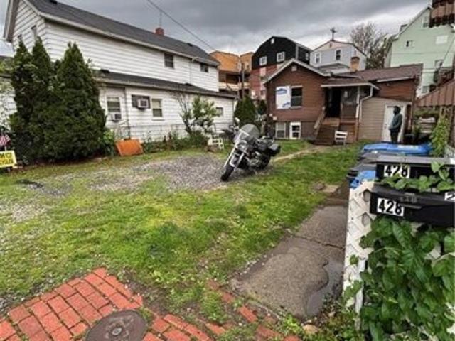 House for sale in Carnegie