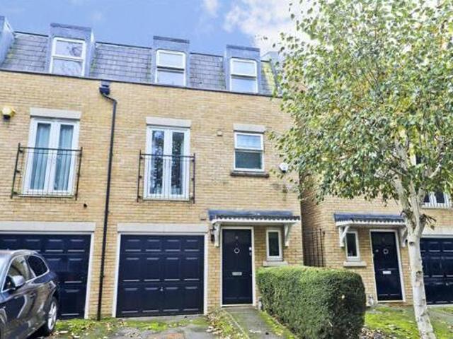 House for sale in Uxbridge, Greater London