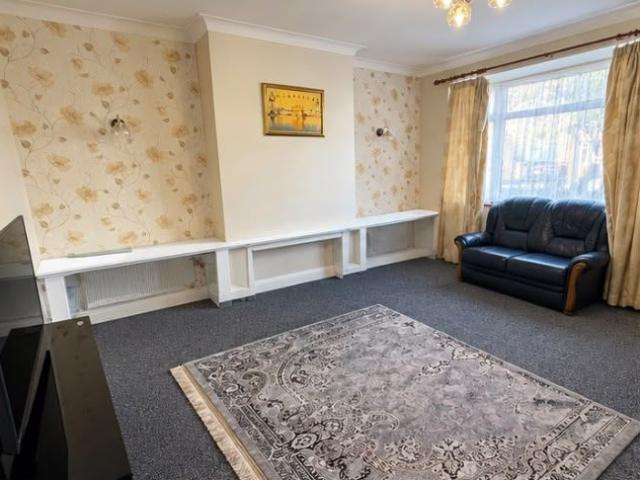 House for rent in London Borough of Hounslow, Greater London