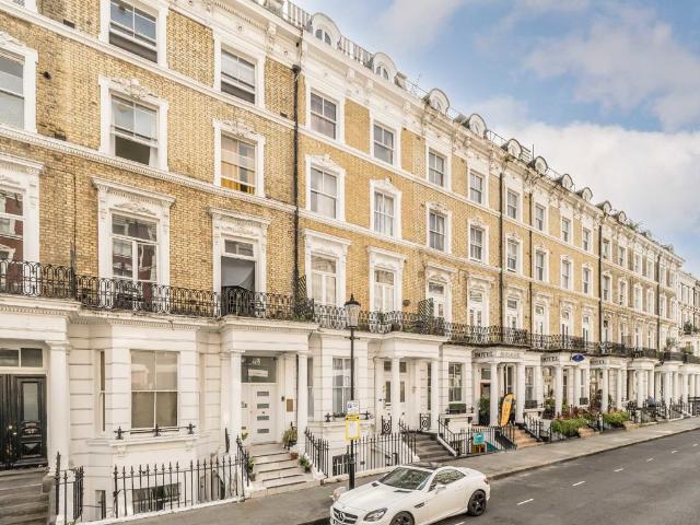 Studio for rent in Earl's Court, Greater London