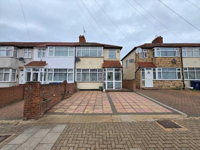 House for rent in South Stanmore, Greater London