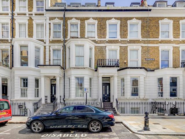 Apartment for rent in Earl's Court, Greater London