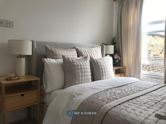House for rent in Earl's Court, Greater London