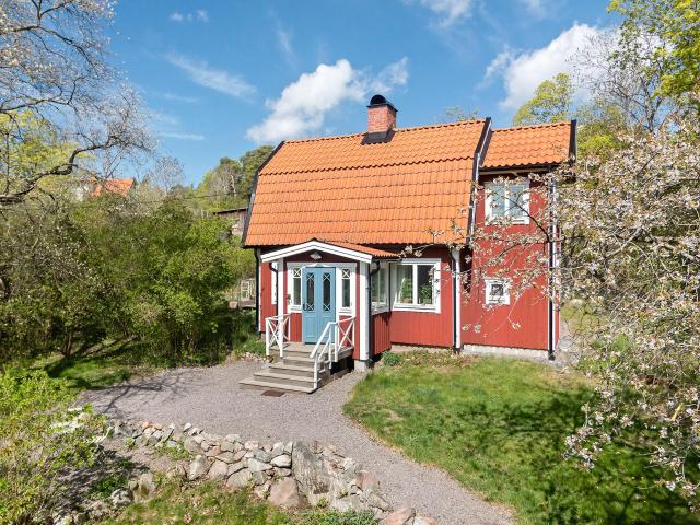 Villa till salu i Ekerö