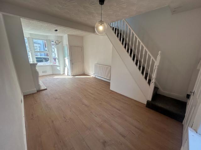 House for rent in Cabbage Hall, Calderstones