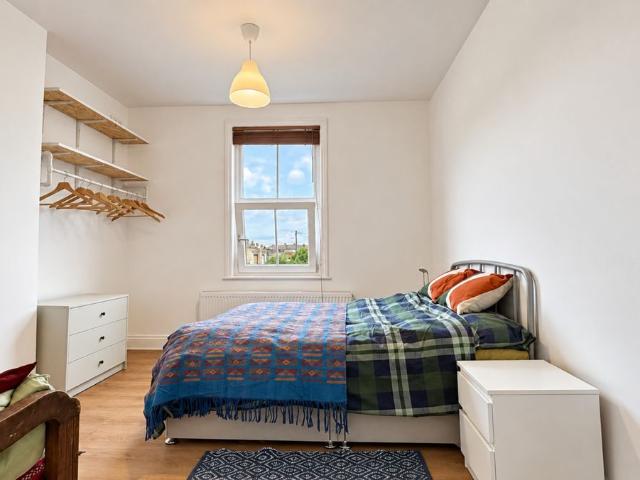 Room for rent in College Park, Greater London