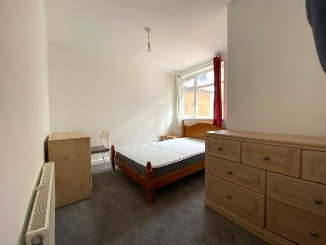 Room for rent in Foleshill, West Midlands