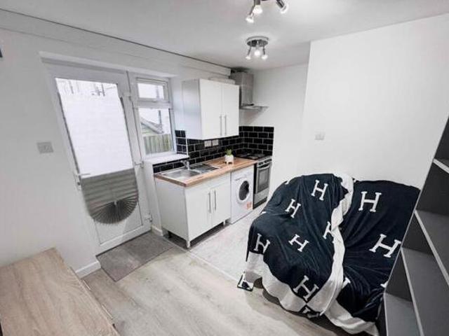 House for rent in New Bilton, Warwickshire