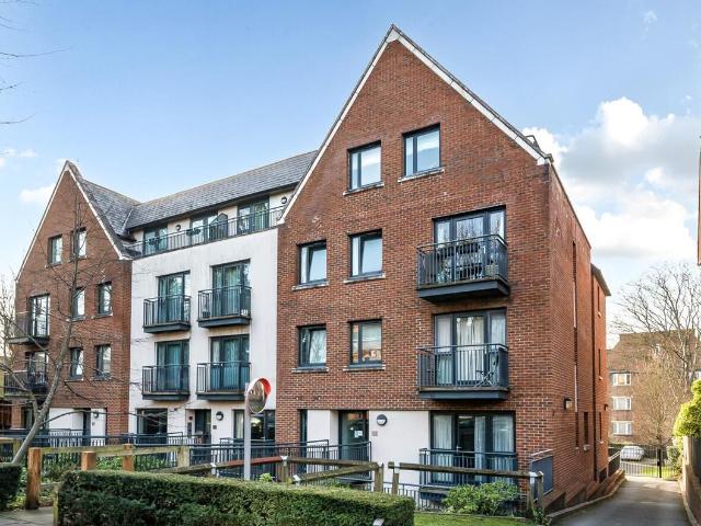 Apartment for rent in Woodside Park, Greater London