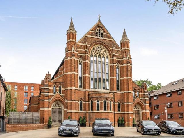 Apartment for rent in Woodside Park, Greater London