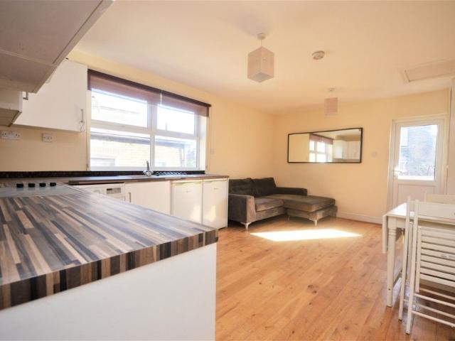 Apartment for rent in London Borough of Lewisham, Cat Hill