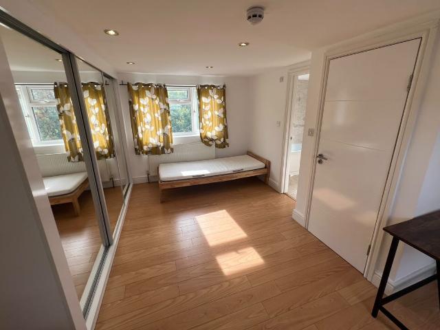 House for rent in London Borough of Barnet, Greater London