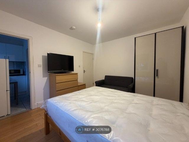Studio for rent in London Borough of Barnet, Greater London
