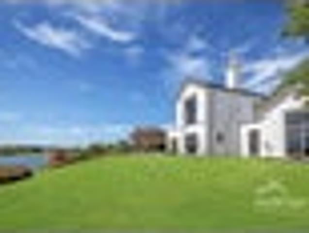 House for sale in Chaslands, Canterbury