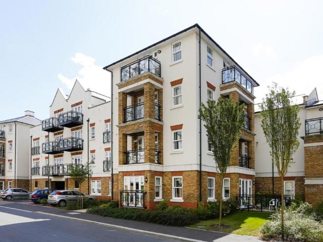 Apartment for rent in Roehampton, Greater London