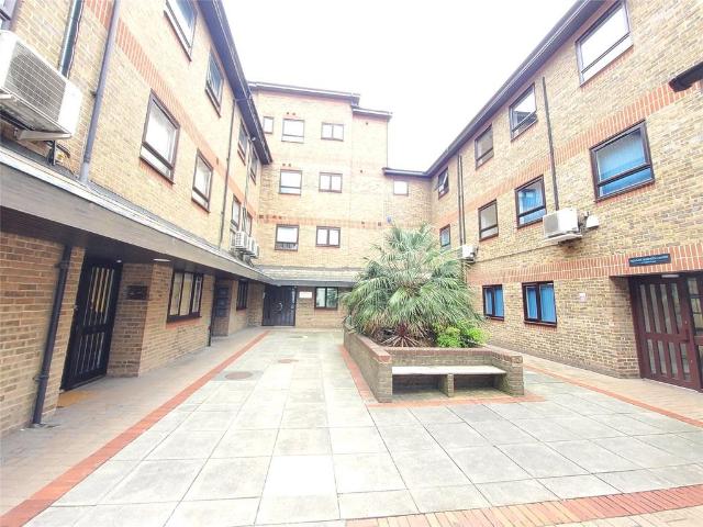 House for rent in Rush Green, Greater London