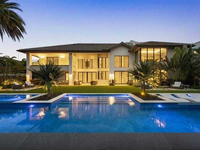 House for sale in Hallandale