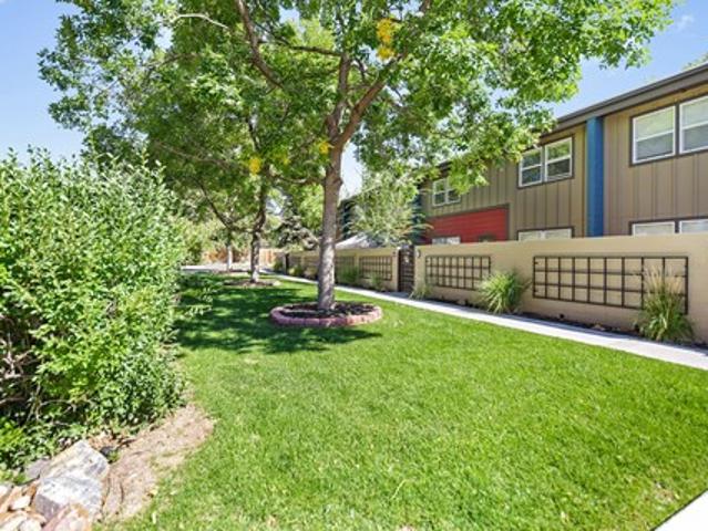 Townhouse for rent in Lakewood