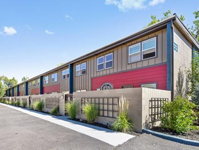 Townhouse for rent in Lakewood