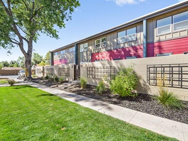 Townhouse for rent in Lakewood