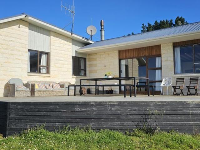 House for sale in Otakou
