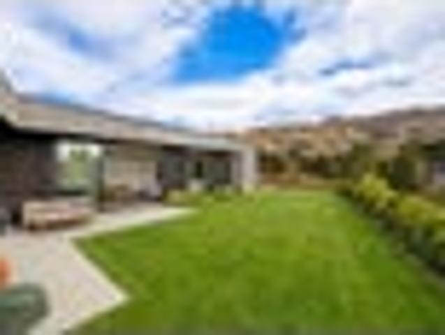 House for sale in Otakou