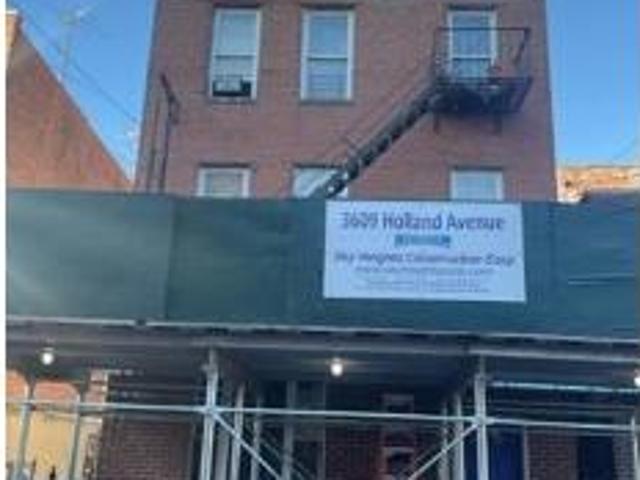 House for sale in The Bronx, Arverne