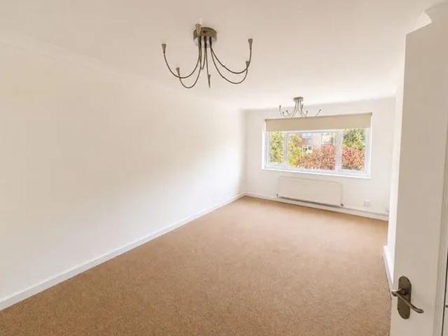 Apartment for rent in Hayes, Greater London
