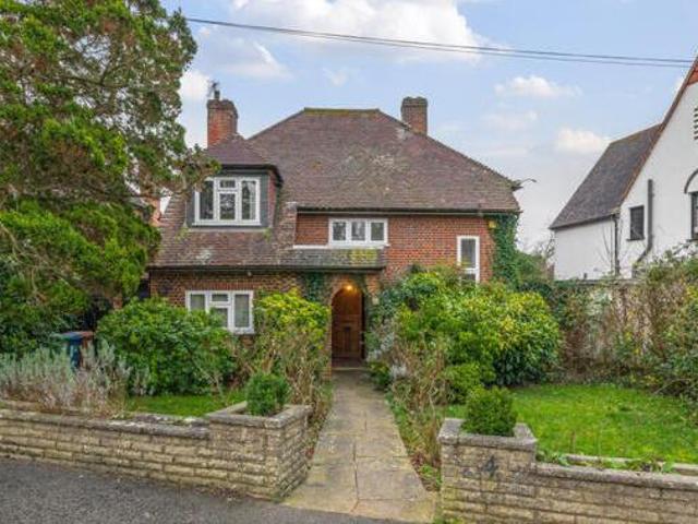 House for sale in Little Stanmore, Greater London