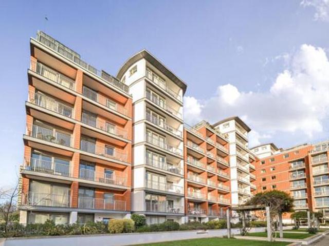 House for sale in Brentford End, Greater London