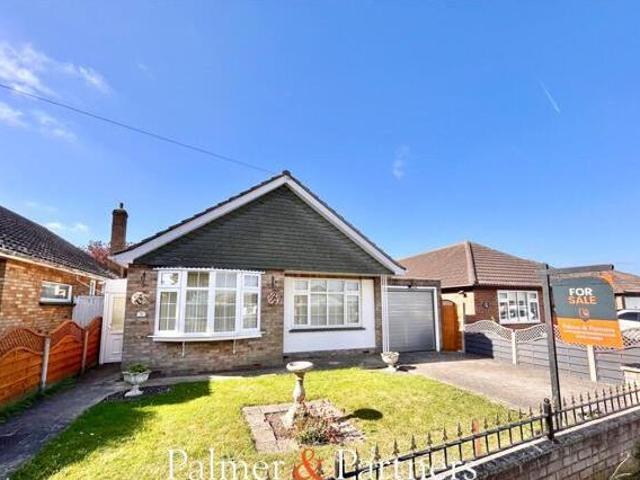 House for sale in Holland-on-Sea, Dale Hill