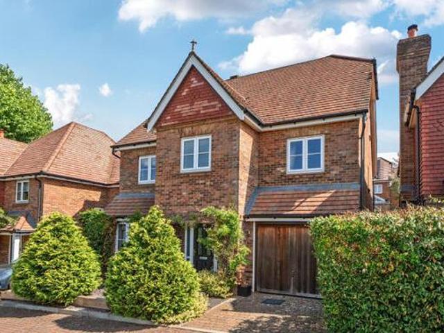 House for sale in Hillview, Surrey