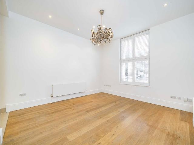 Apartment for rent in Royal Borough of Kensington and Chelsea, Greater London