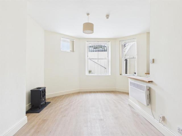 Studio for rent in Brunswick