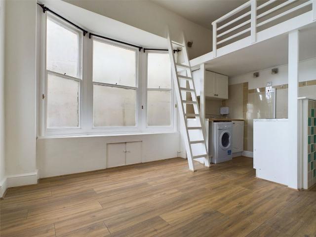 Studio for rent in Brunswick, Hove