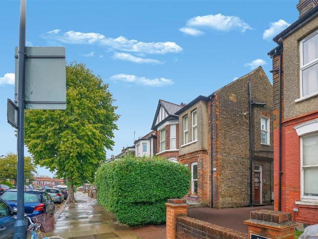 House for rent in Harlesden, Greater London