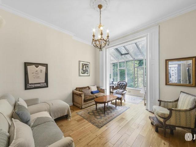 Apartment for rent in Kensington, Greater London