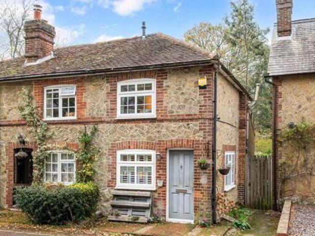 House for sale in Oxted, Hillview