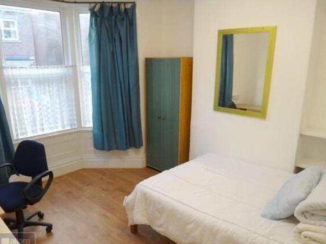 House for sale in Lowfield, South Yorkshire
