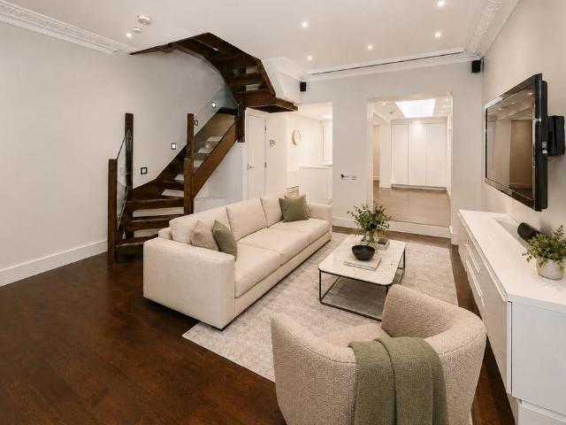 House for rent in Kensington, Greater London