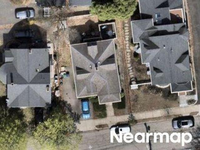 House for sale in Newton