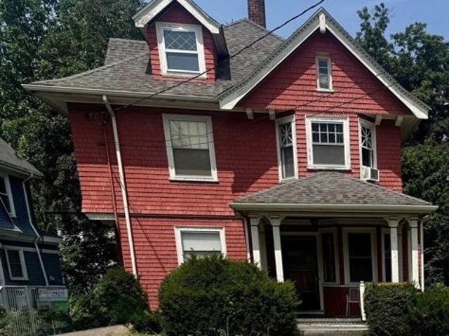 House for sale in Newton