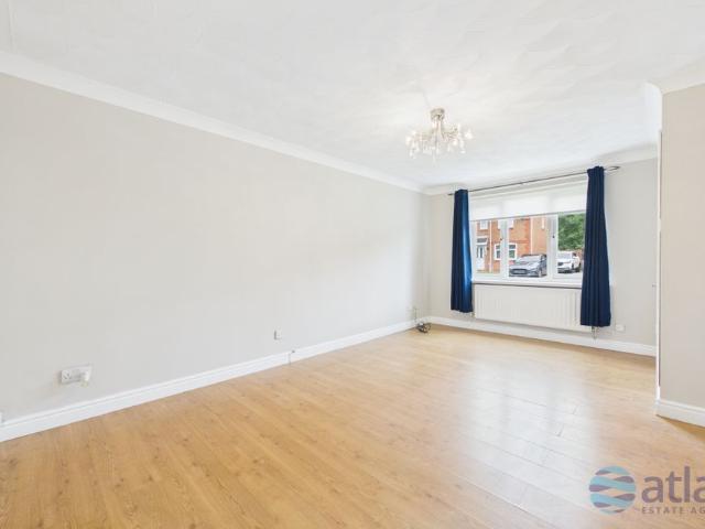 House for rent in Calderstones