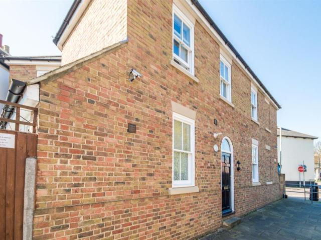 House for rent in Martyrs Field, The Bridge