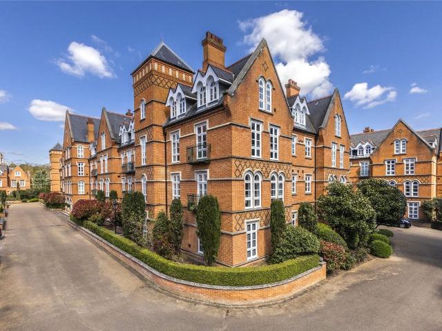 Apartment for rent in Virginia Park, Runnymede
