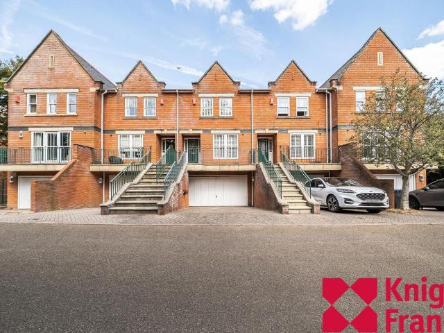House for rent in Virginia Park, Runnymede