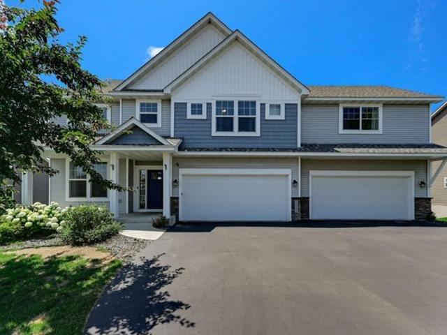 House for sale in Lakeville