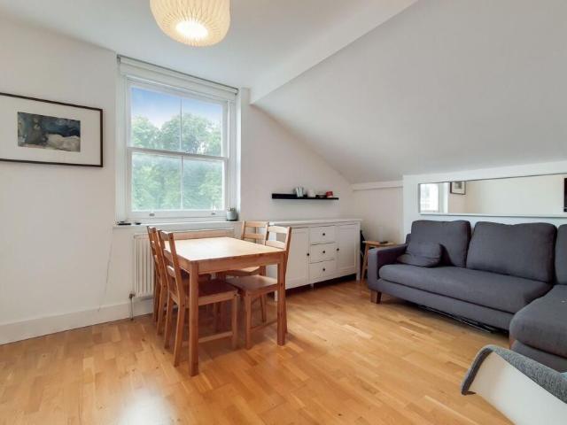 Apartment for rent in Highbury, Greater London