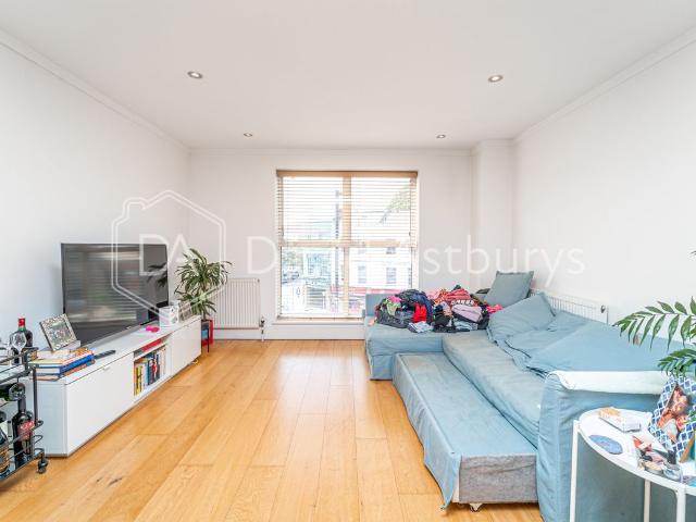Apartment for rent in Highbury, Greater London