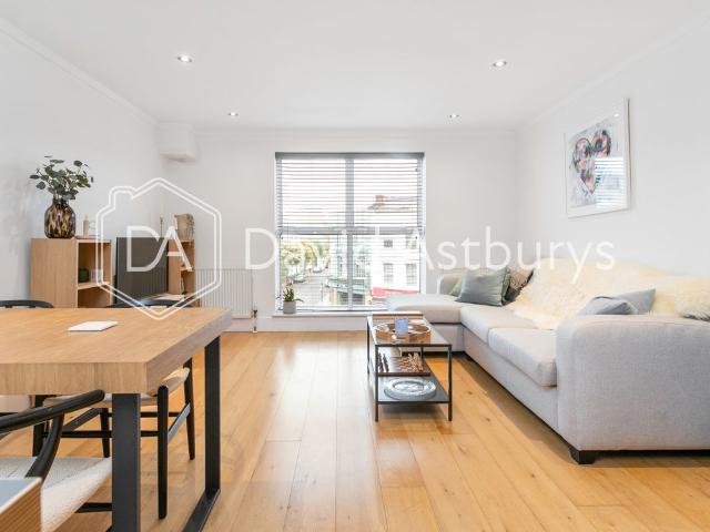 Apartment for rent in Highbury, Greater London